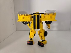 Transformers Studio Series Rise of the Beast Bumblebee and Mirage