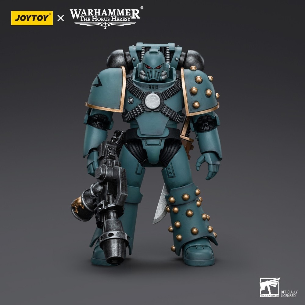JOYTOY X WarHammer30K Sons of Horus MKIV Tactical Squad Legionary with Flamer
