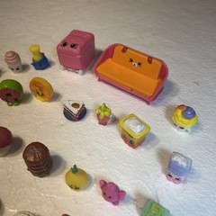 Mini Shopkins lot of 30 mini figures mixed series plus accessories