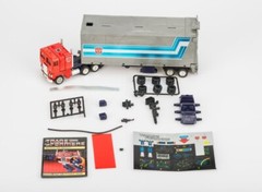 TRANSFORM G1 Reissue Optimus prime Brand New Free Shipping