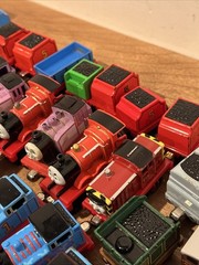 Thomas & Friends Magnetic Metal Die Cast Train Lot Of 75 Engines & Car