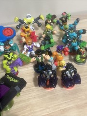 Akedo Warriors & Accessories Lot 17 Figures And Controllers, Great Conditions