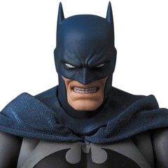 Batman: Hush MAFEX #105 Batman – reissue