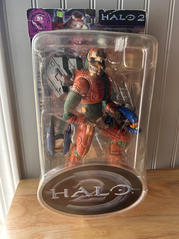 JOY RIDE STUDIOS HALO 2 SERIES 8 HERECTIC ELITE LEADER 2006 GENUINE NIB. RARE
