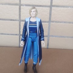 Doctor Who The Thirteenth Doctor in Flux Outfit doctor ATION FIGURE 5.5″ old #w
