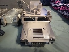 Blue Box ELITE FORCE 1/18 M1114 Up Armored Humvee Lot with 2 M113 plus figures
