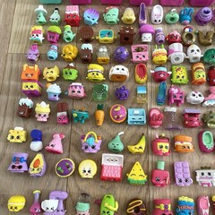 Mixed Lot Shopkins 200+ Figurines Grocery Bags Cases Various Series