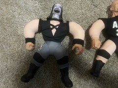 Jakks Pacific 1998 WWE WW Bone Crunchin Buddies The Undertaker & Stone Cold