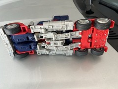 2007 Leader Class Optimus Prime Incomplete (no gun). Everything works!