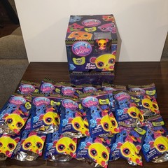 LITTLEST PET SHOP BLACK LIGHT EXCLUSIVE UNRELEASED SERIES 1 BLIND BOX [17 PACKS]