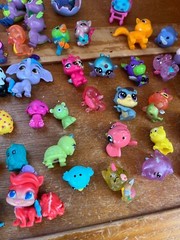 Large Lot of Mini Vinyl Plastic Rubber Sparkly & Not Cutsy Animal Play Figures –