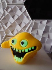 Hungry Worm – glow in the dark