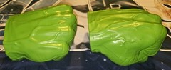 Avengers The Incredible HULK SMASH FISTS Hasbro Marvel 2023 Foam Hands EXCELLENT