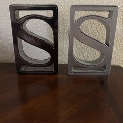 Sideshow S Icon Silver /Gunmetal Version Logo by Sideshow Collectibles