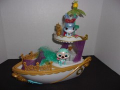 Disney Palace Pets SS Pawcation Royal Yacht with Accessories I.D. PP-1819