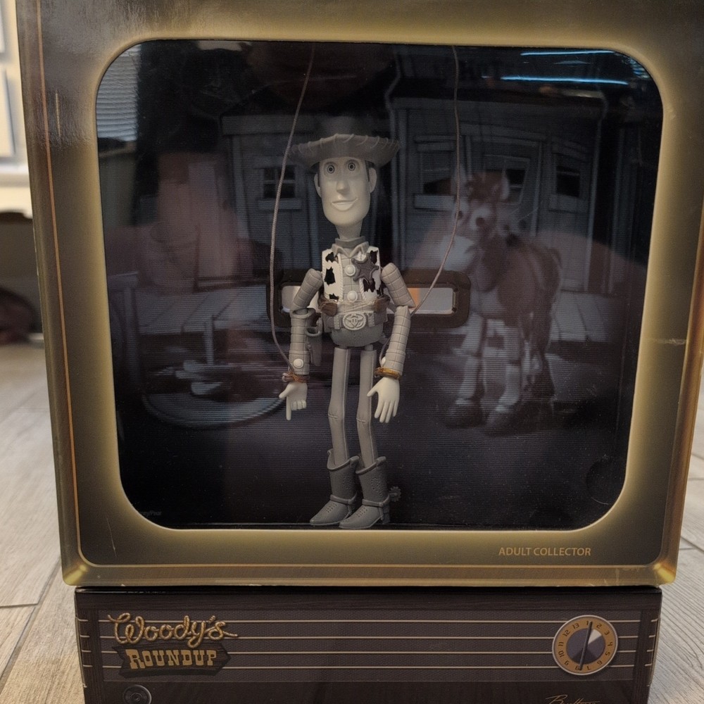 Toy Story D23 expo Woody’s Roundup Marionette. Rare
