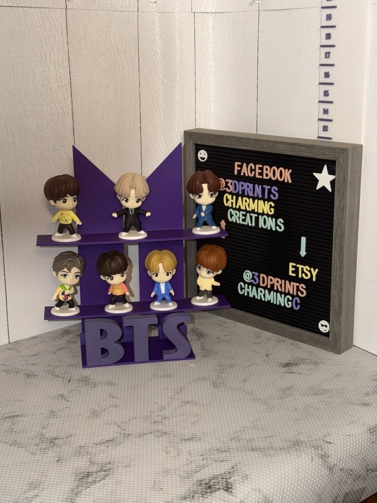 CUSTOM LISTING FOR michelle51771: Custom-Made Throwback Display Stand