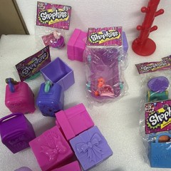 Shopkins Sweet Spot Food Fair Playset Gumball Machine Plus Several Figures More