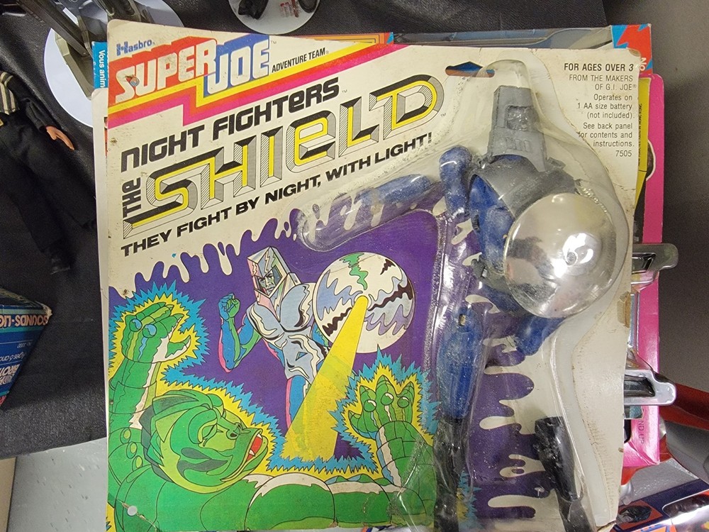 Super Joe 1977 Shield On Card