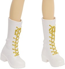 KPop Demon Hunters HUNTR/X: Zoey “Golden” Singing Doll PRESALE (SHIPS 7/30/2026)