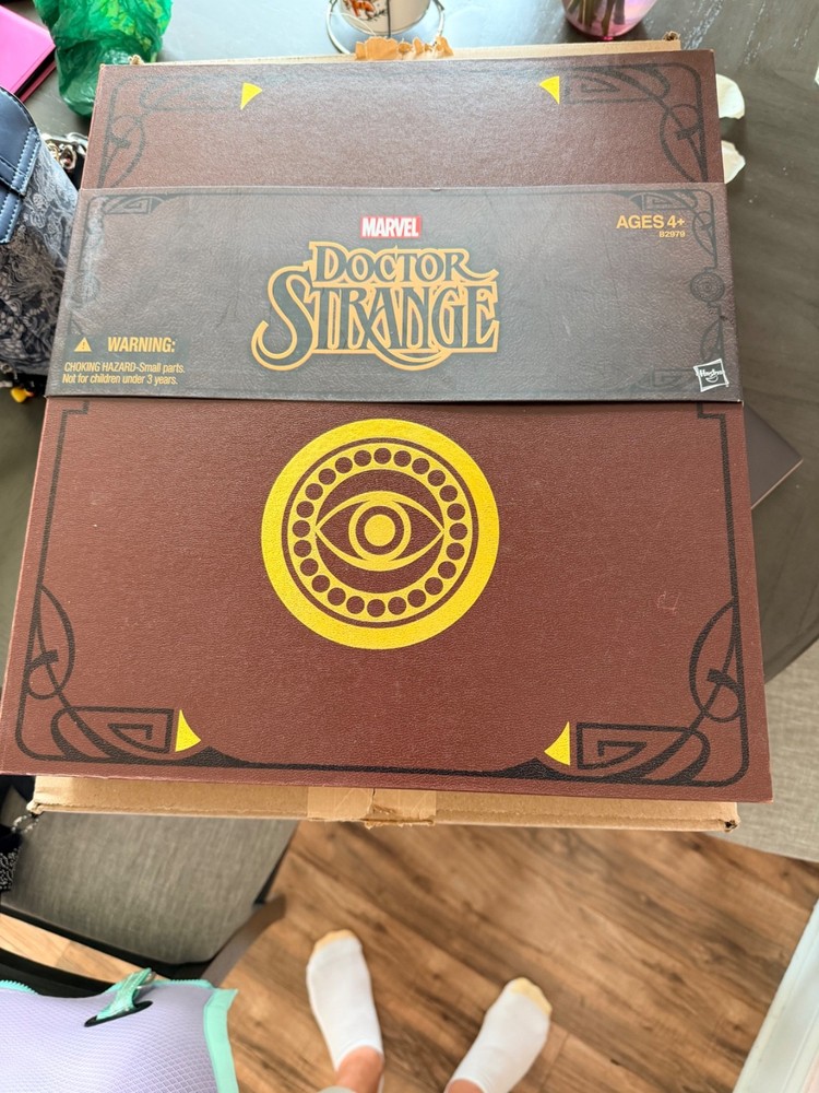Exclusive SDCC Marvel Legends Doctor Strange Book OF THE VISHANTI