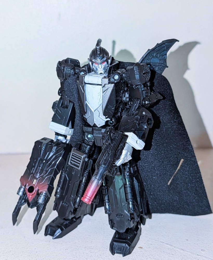 Transformers Universal Monsters Draculus Complete Deluxe Dracula Collaborative