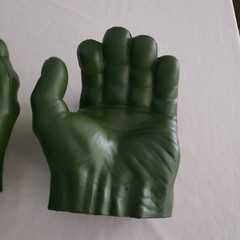 Hasbro Marvel (2015) The Avengers Incredible Hulk Smash Hands Gloves COS PLAY