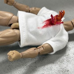 SU-AN-CB: 1/12 scale white fabric T-shirt with Alien – Chestburster