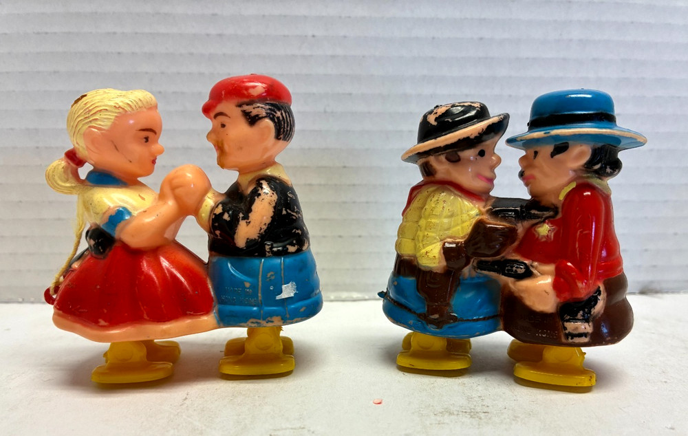 F4 VTG Marx Hard Plastic Dancing Couple & Gunslingers Ramp Walkers 1950’s