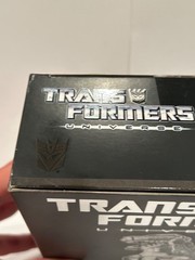 Transformers Universe Classics Deluxe Class Overkill MISB