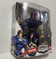 New Authentic 2007 Marvel Super Hero Squad Sentinel & Wolverine Action Figures