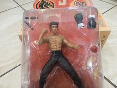 Bruce Lee as Lee Enter the Dragon 2000 Play Along Action Figure