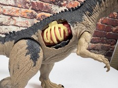 Jurassic World Dominion Extreme Damage Roarin’ Allosaurus HFK06 Dinosaur Mattel