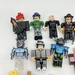Roblox Toys Lot Of 12 Action Figures Plus Incomplete Figures PC Video game