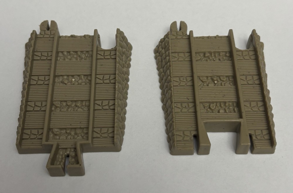Thomas Train Trackmaster TAN TRACK ADAPTERS- M & F -Connect to TOMY Blue Track