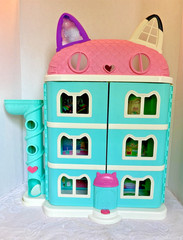 Gabby’s Dollhouse Purrfect Playset 2FT Tall Figures Cats Accessories Works