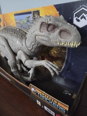 Jurassic World Dino Trackers Camouflage ‘N Battle Indominus Rex Action Figure