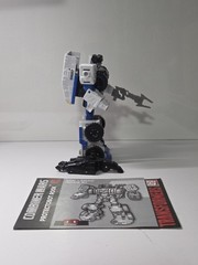 Hasbro Transformers Combiner Wars Protectobot Rook Action Figure