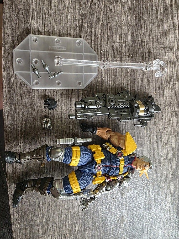 Kaiyodo Revoltech Amazing Yamaguchi Marvel Comics X-Men Cable Figure (1.0)