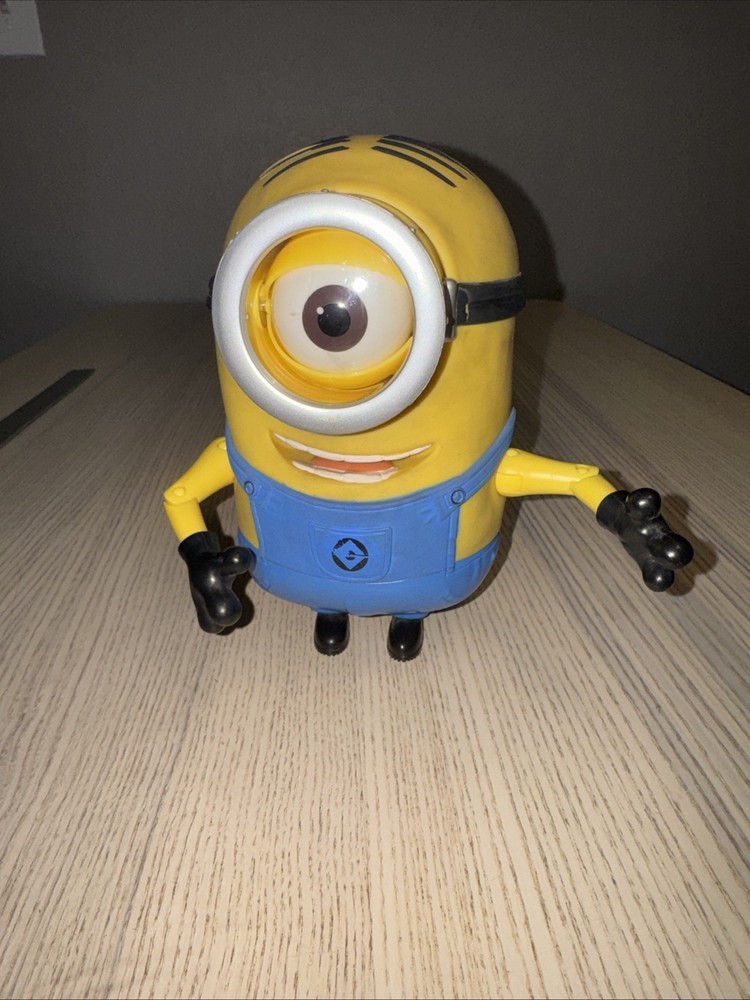 Thinkway Despicable Me Minion Stuart Deluxe Talking 8″ Figure Moving Eye TESTED