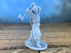 Tabletop Action Figure medieval knight with an ax 80mm Plastic soldiers