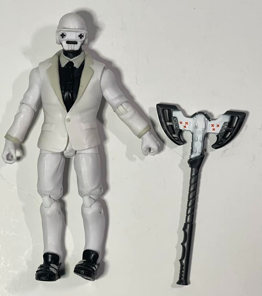 FORTNITE – GHOST HENCHMAN (4 inch Figure)