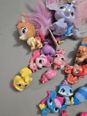 LOT of 32 Disney Princess Palace Pets Furry Tail Glitzy Glitter & Accessories