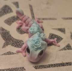 Fantasy Gecko Figurine Miniature Fully Jointed Plastic Pink Blue Articulated Toy