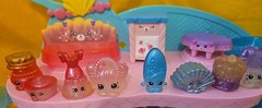 SHOPKINS Playset HAPPY PLACES Rainbow Beach +Reef Retreat +3 Dolls +Figures LOT