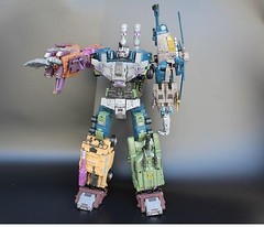 IN BOX K.O. OVERSIZED Warbotron Bruticus Predaking With Weapon And Upgrade Kit​​