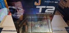 TODD MCFARLANE TOYS Movie Maniacs4 TERMINATOR 2 T1000 ACTION FIGURE NIB 2001