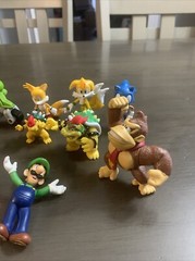 Mixed Video Game Figure Lot: Super Mario Sonic The Hedgehog Donky Kong Bowser