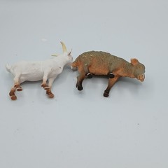 Goat Lamb Sheep Plastic Action Figure Lot of 2 Diorama