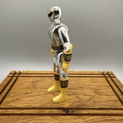 Mighty Morphin Power Rangers – Metallic White/Silver Ranger Action Figure Bandai